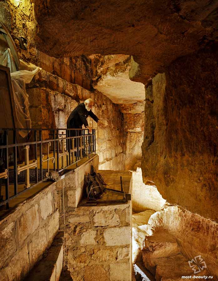 Древние подземные туннели