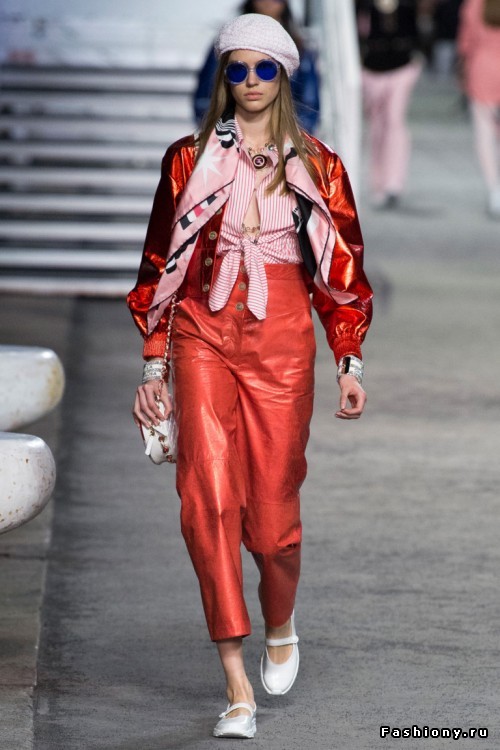 Chanel 2019 круизная коллекция Chanel 2019 круизная коллекция
