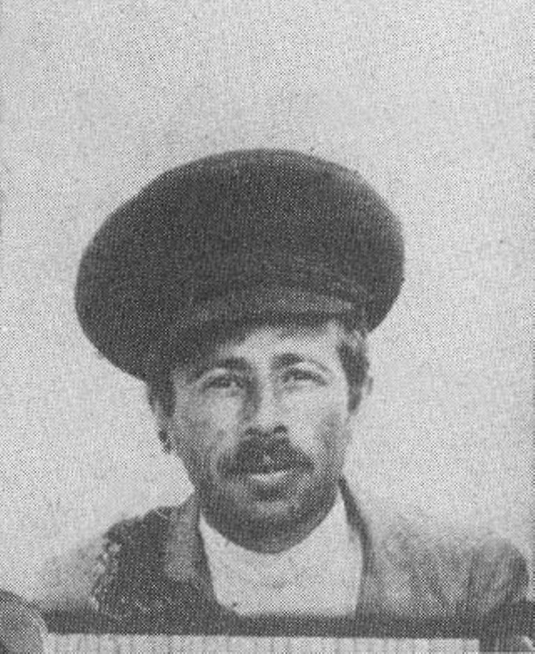 Палач. Участник «Варфоломеевской ночи» в Евпатории и расстрелов на «Румынии». Казнен белыми. 