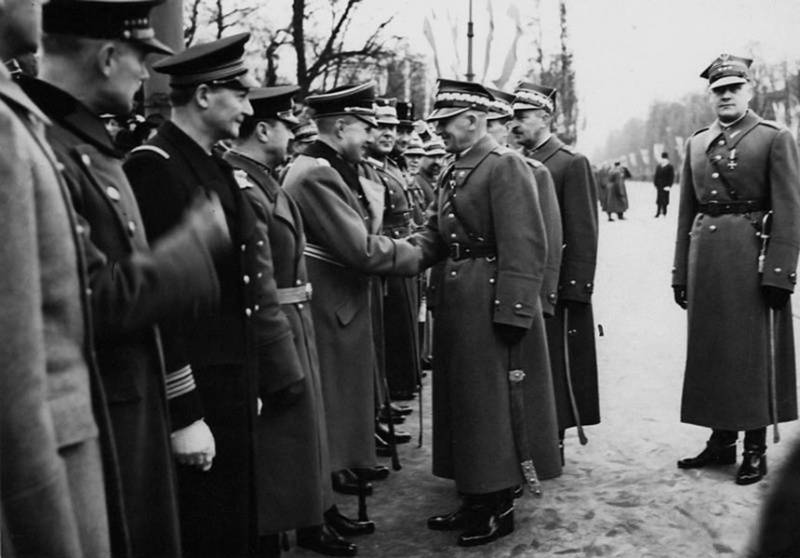 Как Польша вместе с Гитлером развязывала Вторую мировую войну Как Польша вместе с Гитлером развязывала Вторую мировую войну Польша, Чехословакии, Франция, против, Гитлер, Германии, Чехословакию, войну, Варшава, Польши, поляков, Чехословакия, Австрию, Польше, Австрии, сентября, войны, когда, Литвы, Поляки