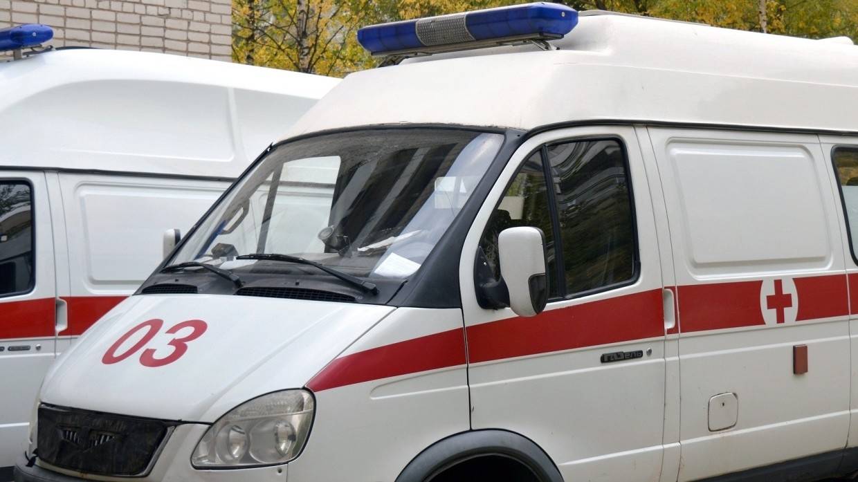 Мужчина угодил под колеса автомобиля в Москве на Кутузовском проспекте