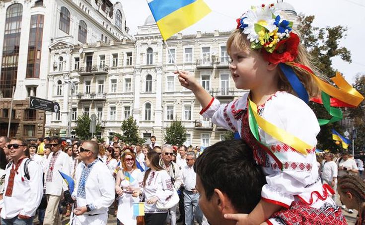 Они гордятся тем, что украинцы, проклинают родню в России и завидуют их пенсии в 14 тысяч