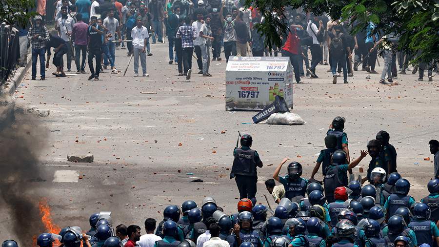 В Бангладеш 16 человек погибли в ходе масштабных протестов