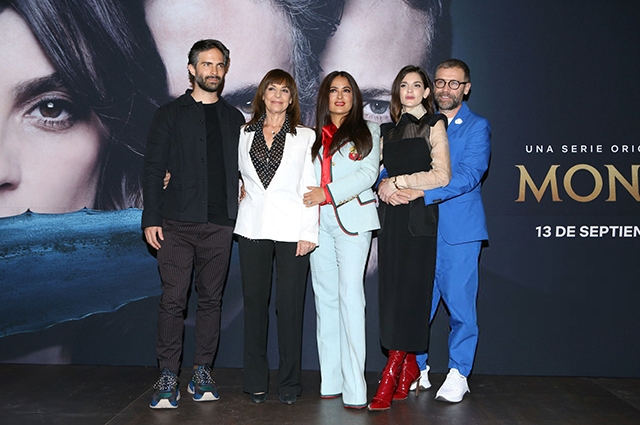 Сальма Хайек на презентации нового сериала в Мехико Сальма Хайек на презентации нового сериала в Мехико Звездный стиль