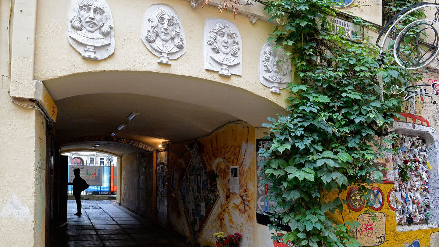 Топ-10 необычных достопримечательностей Санкт-Петербурга можно, работы, находится, здесь, церковь, пространство, проводят, экскурсию, Святой, «Севкабель, скалодром, «Дацан, внутри, экскурсии, нужно, сайте, Битлз, этого, увидеть, Джона