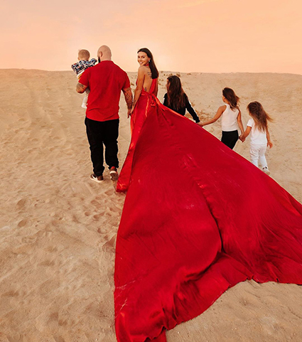 Из ОАЭ на Мальдивы: как семья Джигана и Оксаны Самойловой проводит январские каникулы Из ОАЭ на Мальдивы: как семья Джигана и Оксаны Самойловой проводит январские каникулы Звездные пары