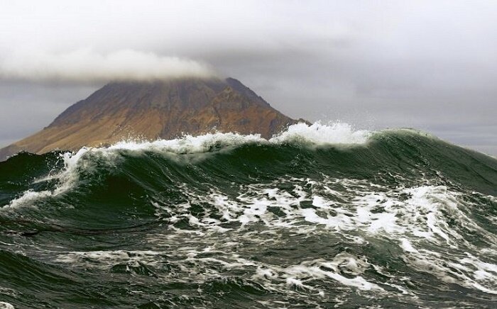 На остров Парамушир обрушились волны высотой в 10 метров / Фото: ednews.net