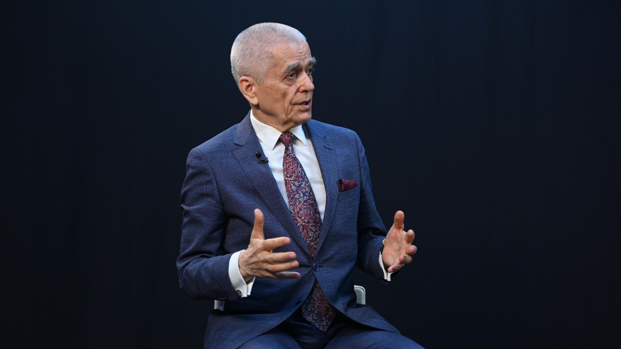 Онищенко: Путин на порядок выше сильнейших государственных деятелей мира Общество