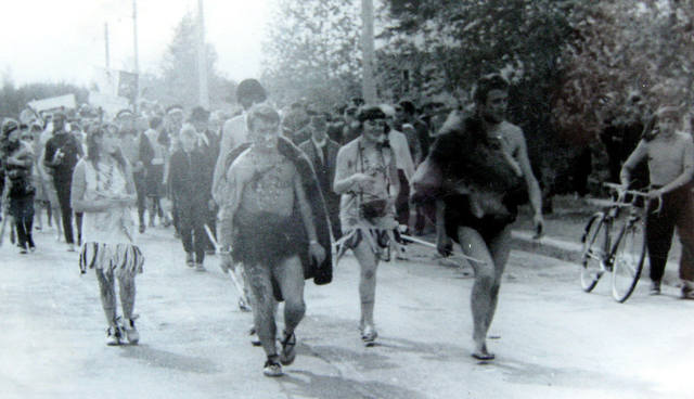 Карнавал в мае 1967 года в Академгородке. Новосибирск. СССР 