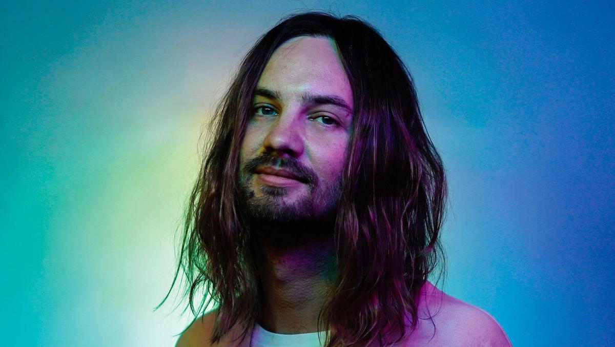 Изобретательная музыкальная теория одной из самых ярких песен Kevin Parker (Tame Impala). Паркер, песни, звучит, просто, Impala, других, изданию, песня, потом, Happen, совершенно, самом, когда, Under, чтобы, поезде, Паркера, можно, лирическом, Currents