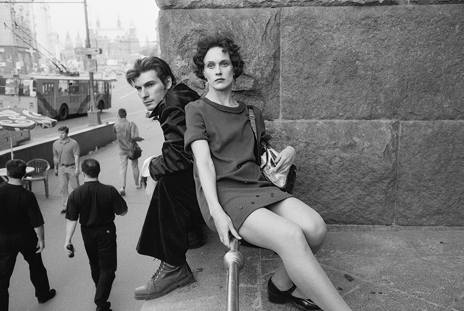 «Пока весь мир следит за войной» «Пока весь мир следит за войной» 90-е