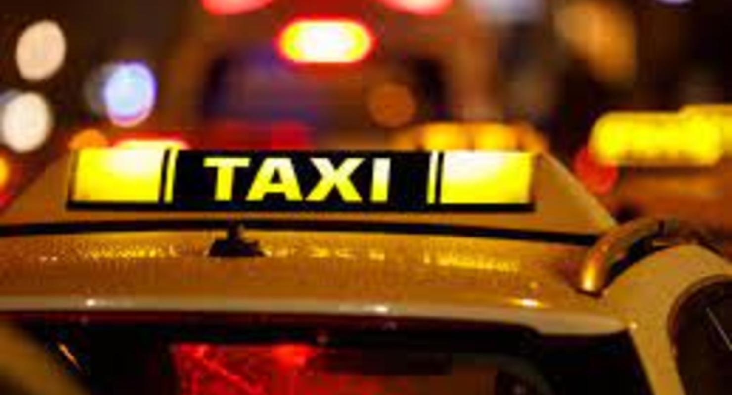Российские власти задумались об ограничении работы зарубежных сервисов такси Автомобили