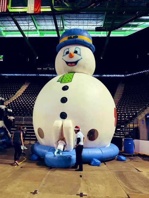 Неуместный и сомнительный дизайн детских игровых площадок 