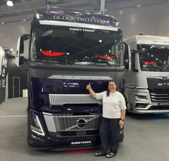 Вяльбе сфоткалась на фоне грузовика Volvo – Volvo в бешенстве, начали расследование