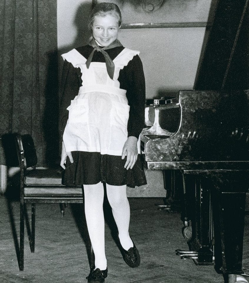 Знаменитости делятся в сети своими детскими фото и без подсказок тут не разобраться Знаменитости делятся в сети своими детскими фото и без подсказок тут не разобраться детские фотографии,знаменитости,шоу-бизнес