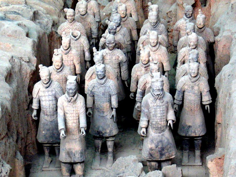  В 221 году до н. э. царство Цинь одержало победу над последним из шести своих противников и вся Поднебесная впервые объединилась под властью одного человека.-57