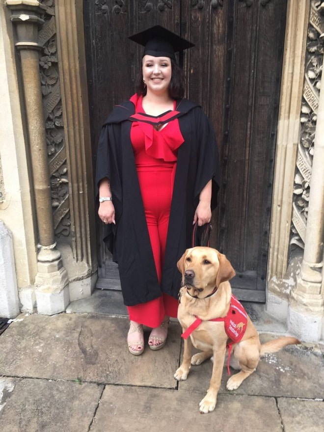 Девушка и пес