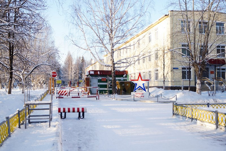 Вспышку ковида в свердловском городе объяснили поведением военных