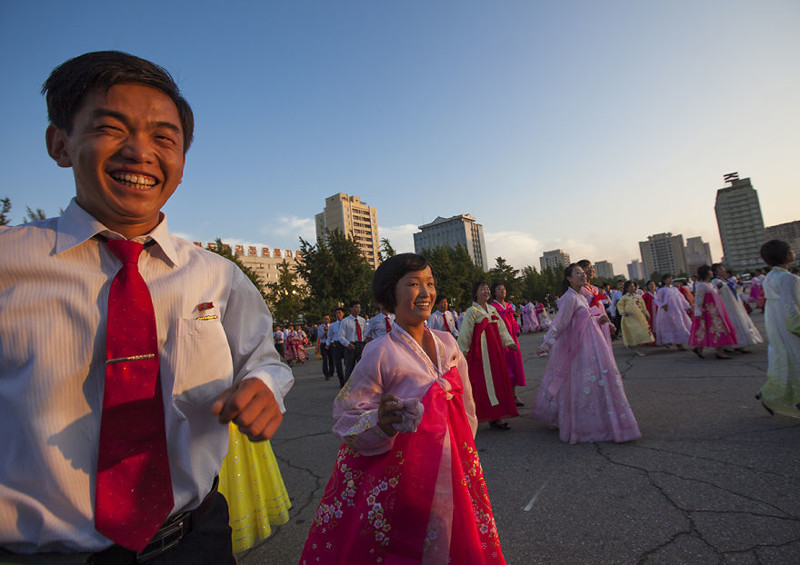 26. Бал студентов, 9 сентября, Пхеньян  житель, северная корея, улыбка, фотография