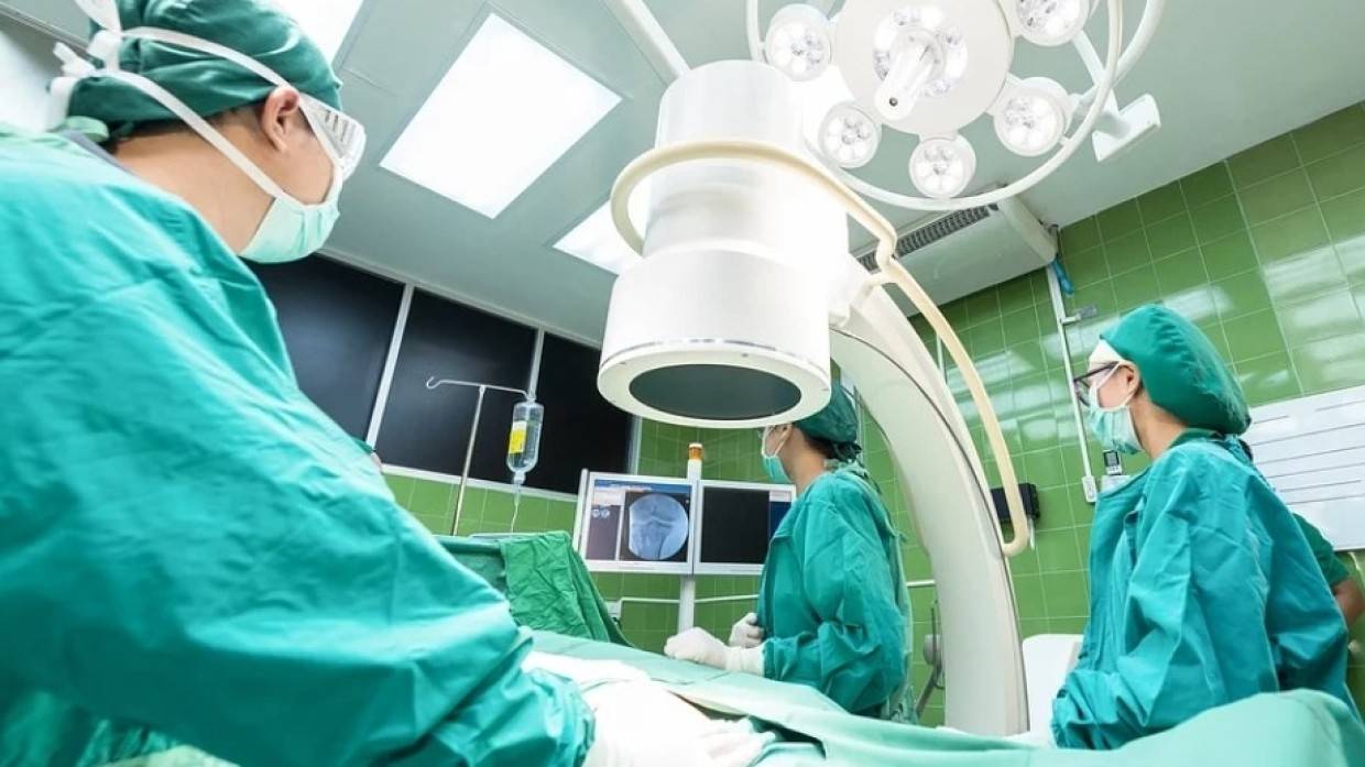 Челябинские хирурги провели уникальную операцию по восстановлению носа семилетней девочке