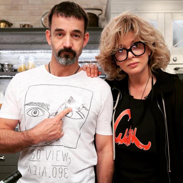 Дмитрий Певцов отругал поклонников, которые пробрались в его гримерку 