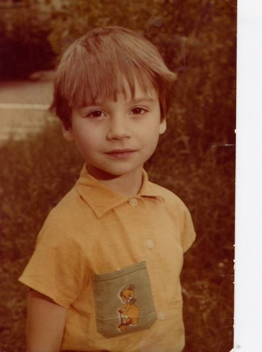 Знаменитости делятся в сети своими детскими фото и без подсказок тут не разобраться Знаменитости делятся в сети своими детскими фото и без подсказок тут не разобраться детские фотографии,знаменитости,шоу-бизнес