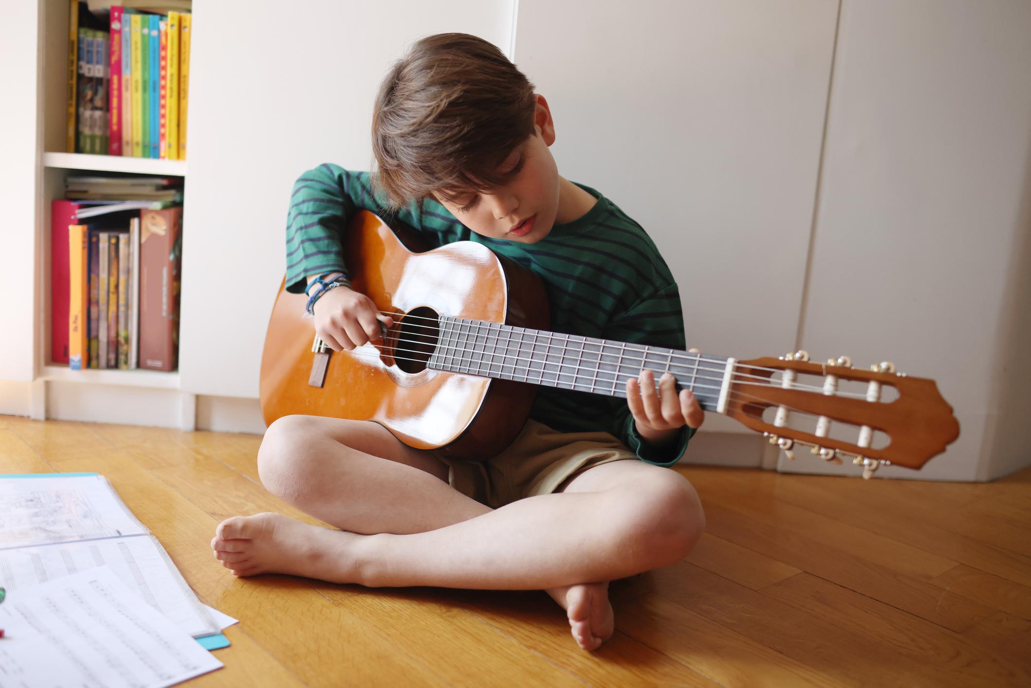 Ученые выяснили, какая музыка на 40% снижает риск развития деменции музыку, мозга, слушать, которых, музыки, деменции, ученые, играл, данные, исследования, людей, музыка, работы, регулярно, какую, музыкальных, инструментах, развития, несколько, прослушивание