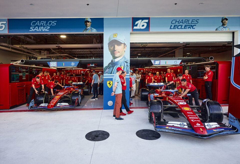 Ferrari показала особую ливрею для Гран При Майами