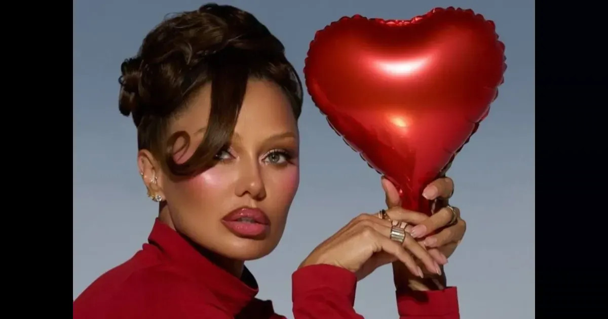 "Теперь мы знаем, зачем нам солнце Монако". Все, от Ксении Собчак до Александра Дугина, обсуждают реакцию Кремля на обращение Виктории Бони