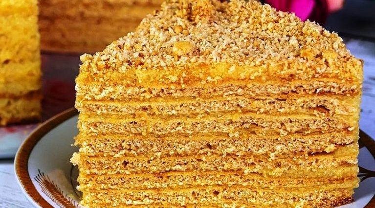 Незаслуженно забытый рецепт наших бабушек. Легкий торт – без яиц и молочных продуктов