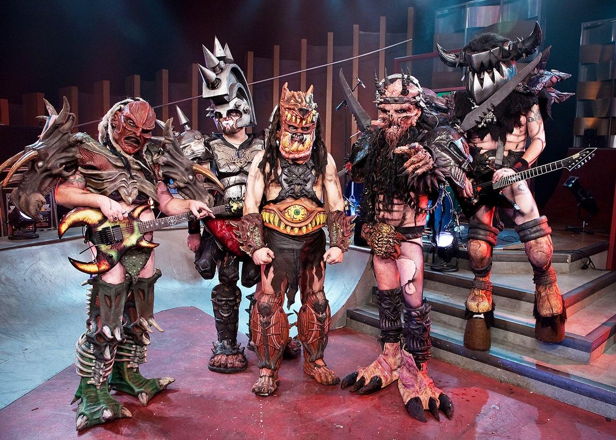 2. Gwar.