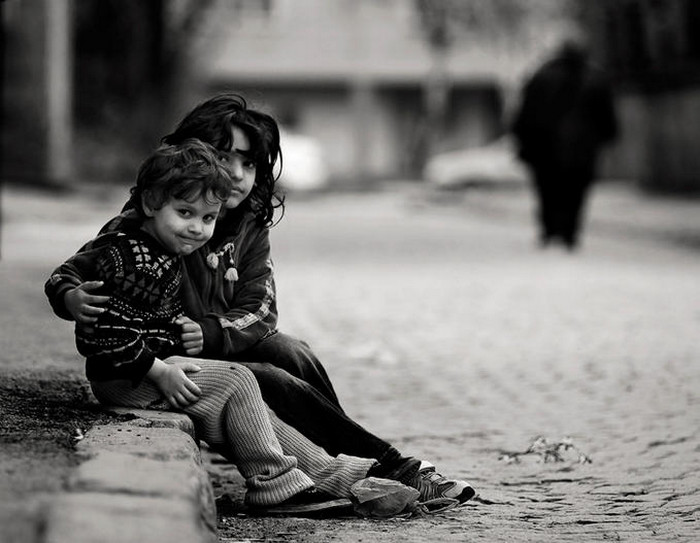 Чёрно-белые снимки с элегичными мотивами 