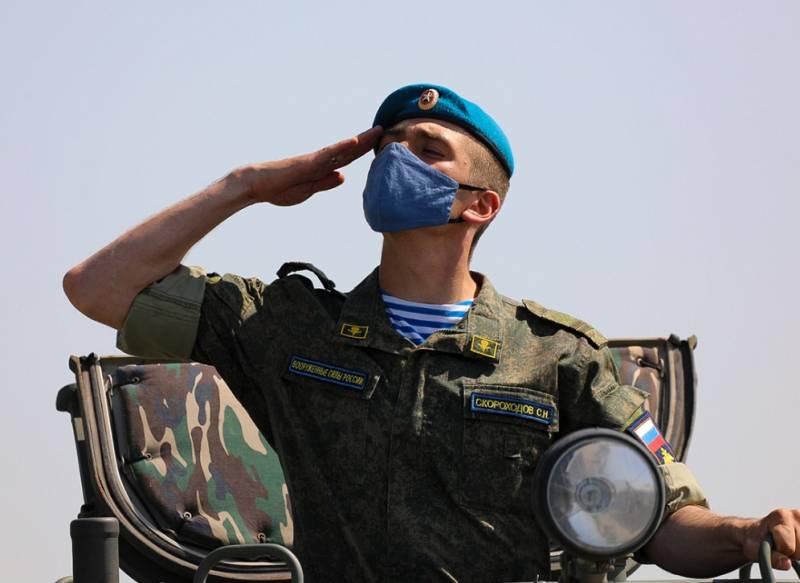 Парад в масках: необходимость или нарушение устава... армия,россия