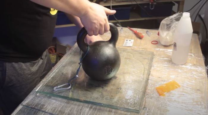 Ставим тяжелое. /Фото: youtube.com. Ставим тяжелое. /Фото: youtube.com.