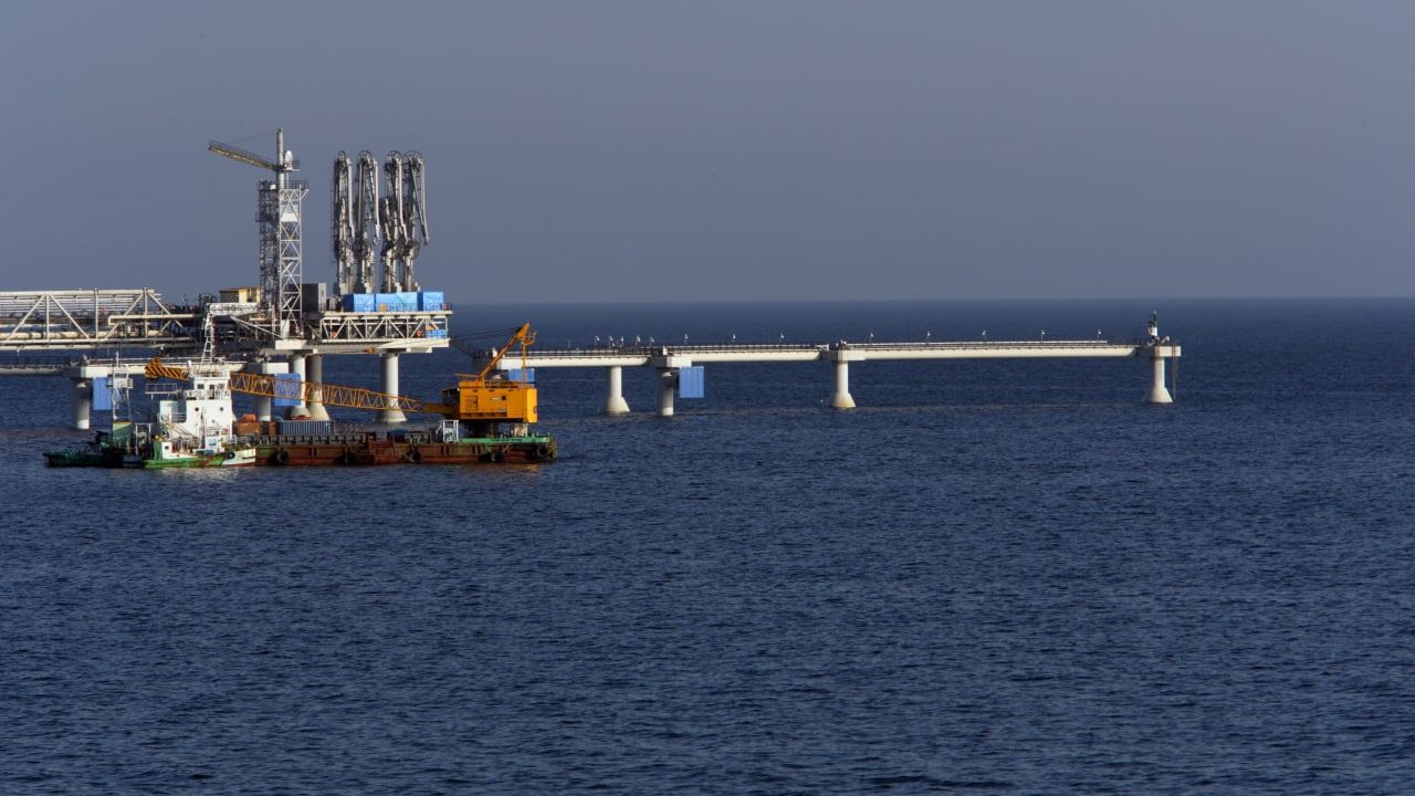 Bloomberg: оператор «Сахалина-2» предложил покупателям платить за СПГ в рублях