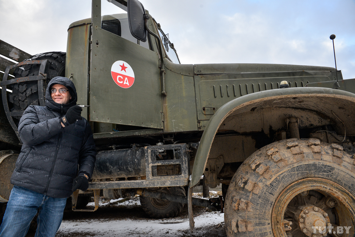 Житель Горок собирает советские военные грузовики