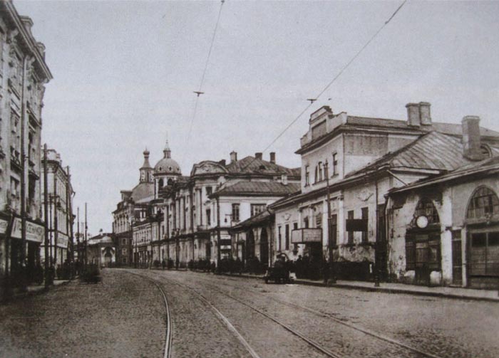Площадь Покровские ворота в начале ХХ века. wikimedia
