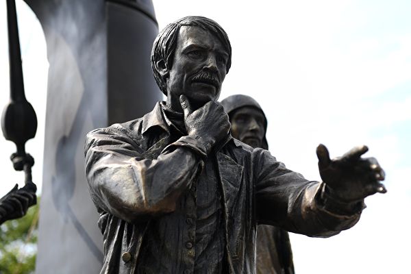 Открытие памятника Андрею Тарковскому в Суздале
