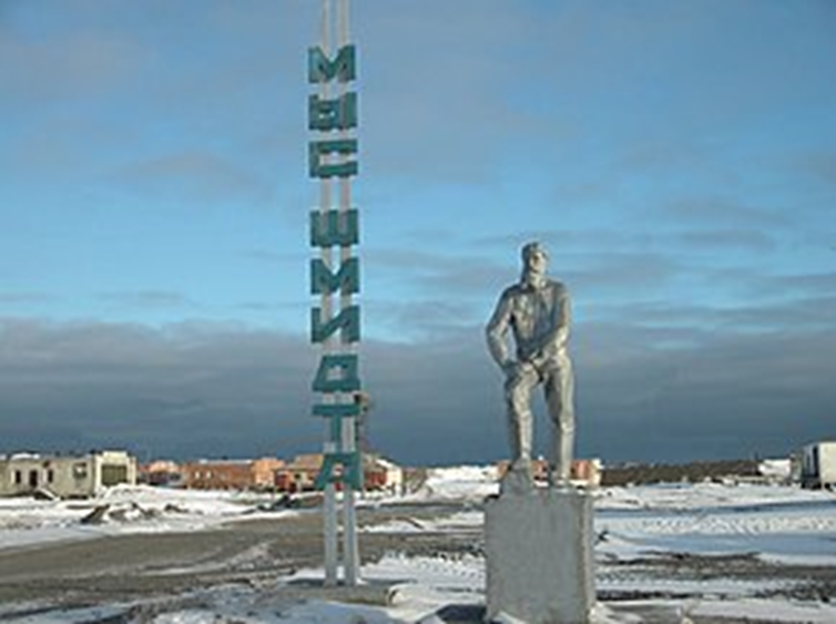 Ушанку на памятник надевать уже некому. Фото: forum.chukotken.ru