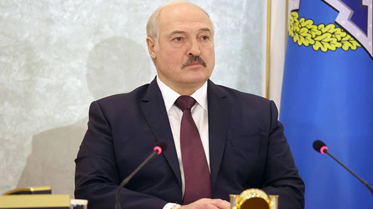 Лукашенко пообещал начать переговоры с Тихановской в случае контактов Путина и Навального