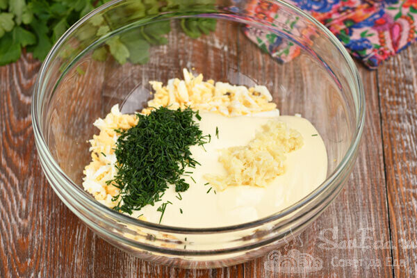 Вкусная смесь для бутербродов из простых продуктов - быстро и всего 4 ингредиента Вкусная смесь для бутербродов из простых продуктов - быстро и всего 4 ингредиента можно, хлеба, смесь, подавать, очень, качестве, использовать, мелко, завтрак, ароматная, добавляем, закуски, добавить, подаем, нужно, Хорошо, миску4, отправляем, нарезаем, будет