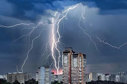 Названы районы Москвы с самой высокой грозовой активностью