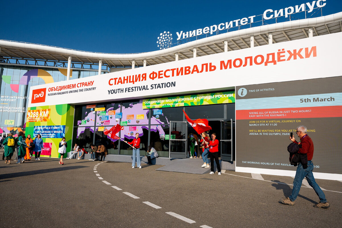 В чём принципиальное различие между взрослыми и молодыми людьми? (говоря о молодых я имею в виду тех кому около или за 20). И те и другие могут заблуждаться или объективно смотреть на вещи.-6
