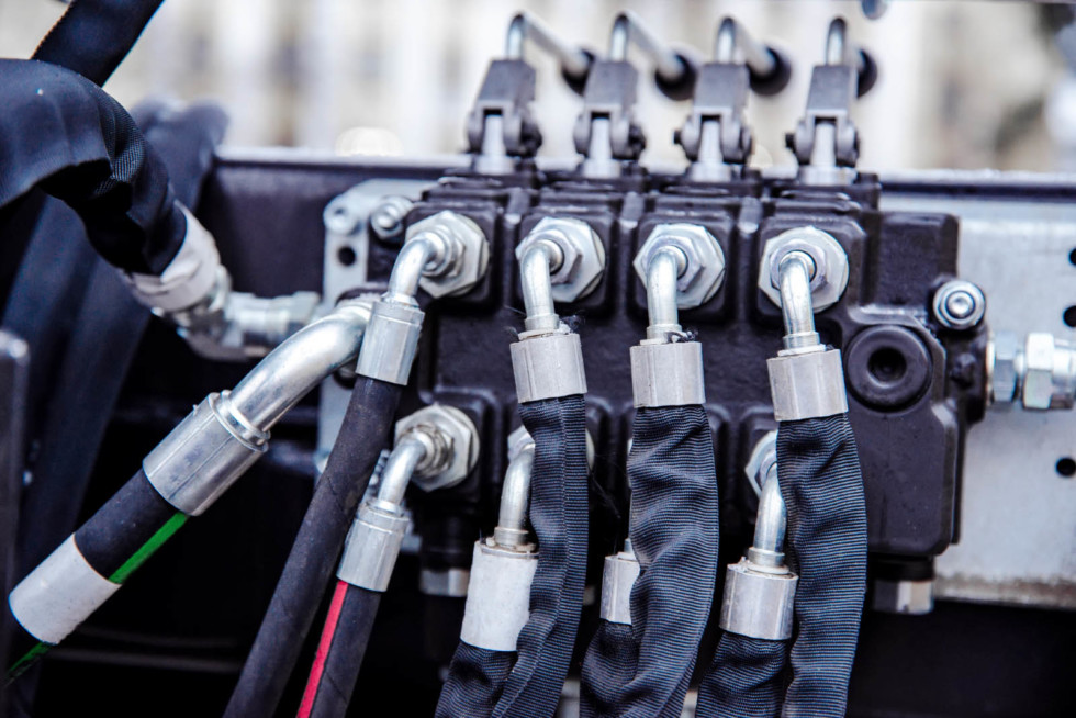 Фитинги против хомутов: как из-за копеечных деталей снижается ремонтопригодность автомобилей Фитинги против хомутов: как из-за копеечных деталей снижается ремонтопригодность автомобилей марки и модели. СТО