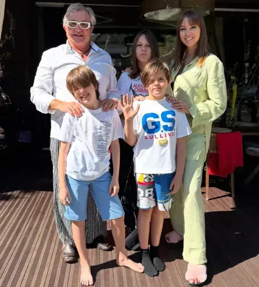 Дмитрий и Полина Дибровы с детьми