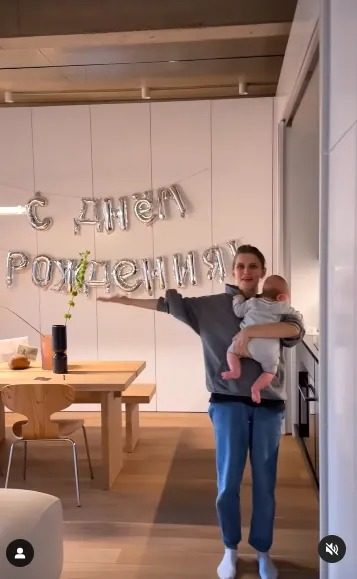 Дарья Мельникова спровоцировала слухи о новом замужестве и рождении третьего ребёнка Дарья Мельникова спровоцировала слухи о новом замужестве и рождении третьего ребёнка