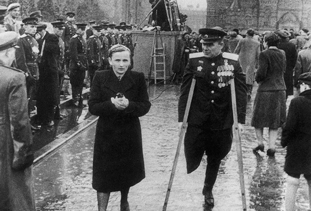 Сталин отменил праздник 9 Мая спустя три года после Победы. Чего и кого он боялся? Сталин отменил праздник 9 Мая спустя три года после Победы. Чего и кого он боялся?