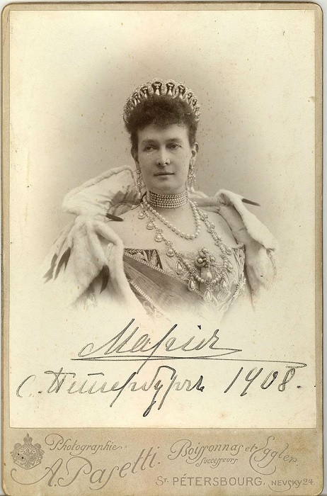 Великая княгиня Мария Павловна во Владимирской тиаре