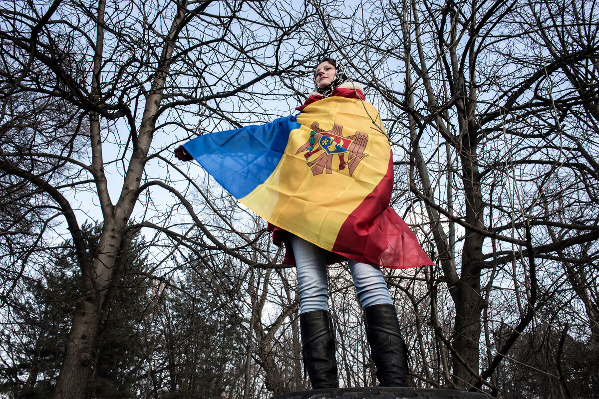 СИБ Молдавии забрала на допрос лидера партии 