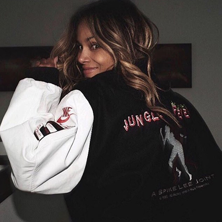 Холли Берри сделала татуировку на всю спину Холли Берри сделала татуировку на всю спину Новости красоты